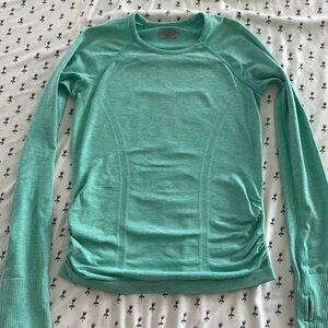 Athleta long sleeve top XS